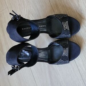 Chinese Laundry Ankle Cuff Sandals